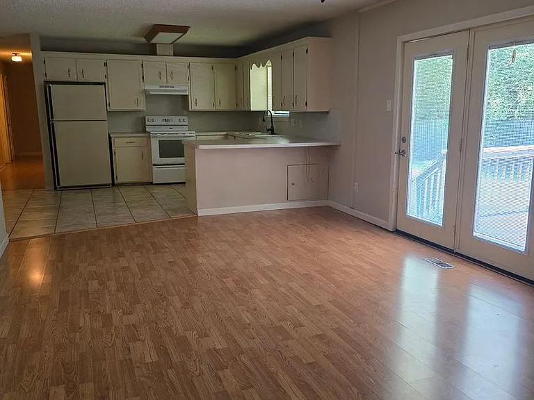 104 Ridgeview St — Photo 4