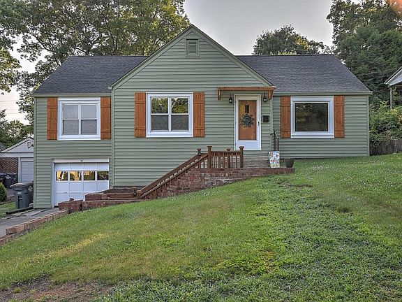 2nd image of 2113 Cypress St
