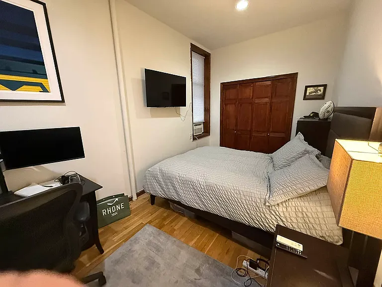265 W 19th St #2E — Photo 11