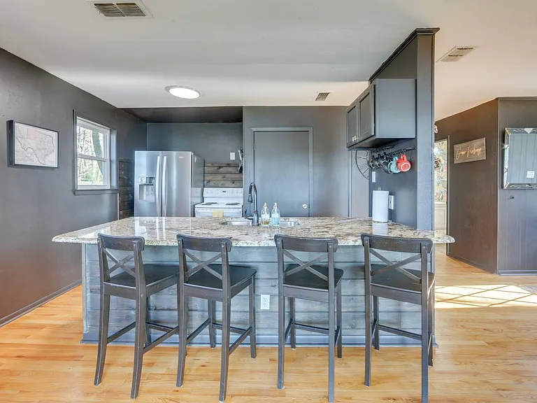 15074 Saline Dr — Photo 6