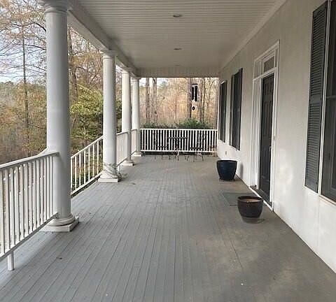 4th image of 270 Canterbury Dr