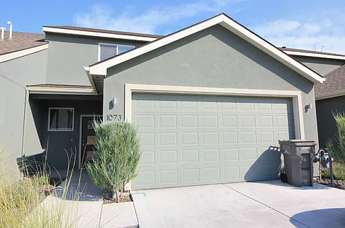 1073 S Cedar Pl Photo 1