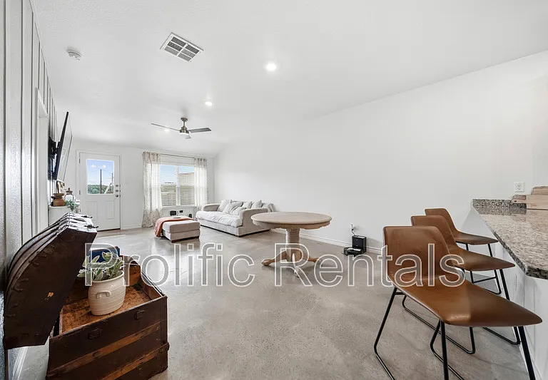 1247 Concord Dr #A — Photo 9