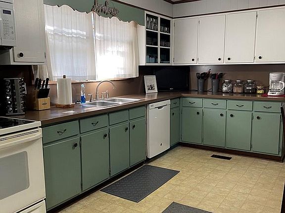 3rd image of 5005 Park Dr