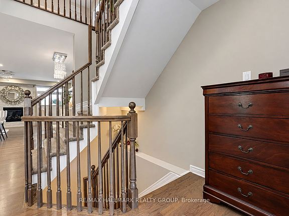 5th image of 512 Vivera Pl