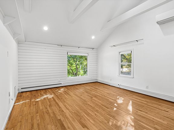 5th image of 399 W Lake Dr