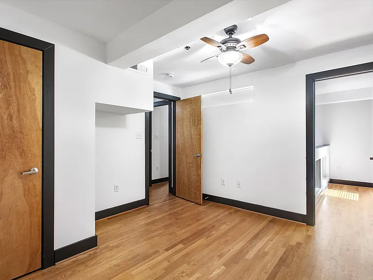 306 E Grace St #204 — Photo 8