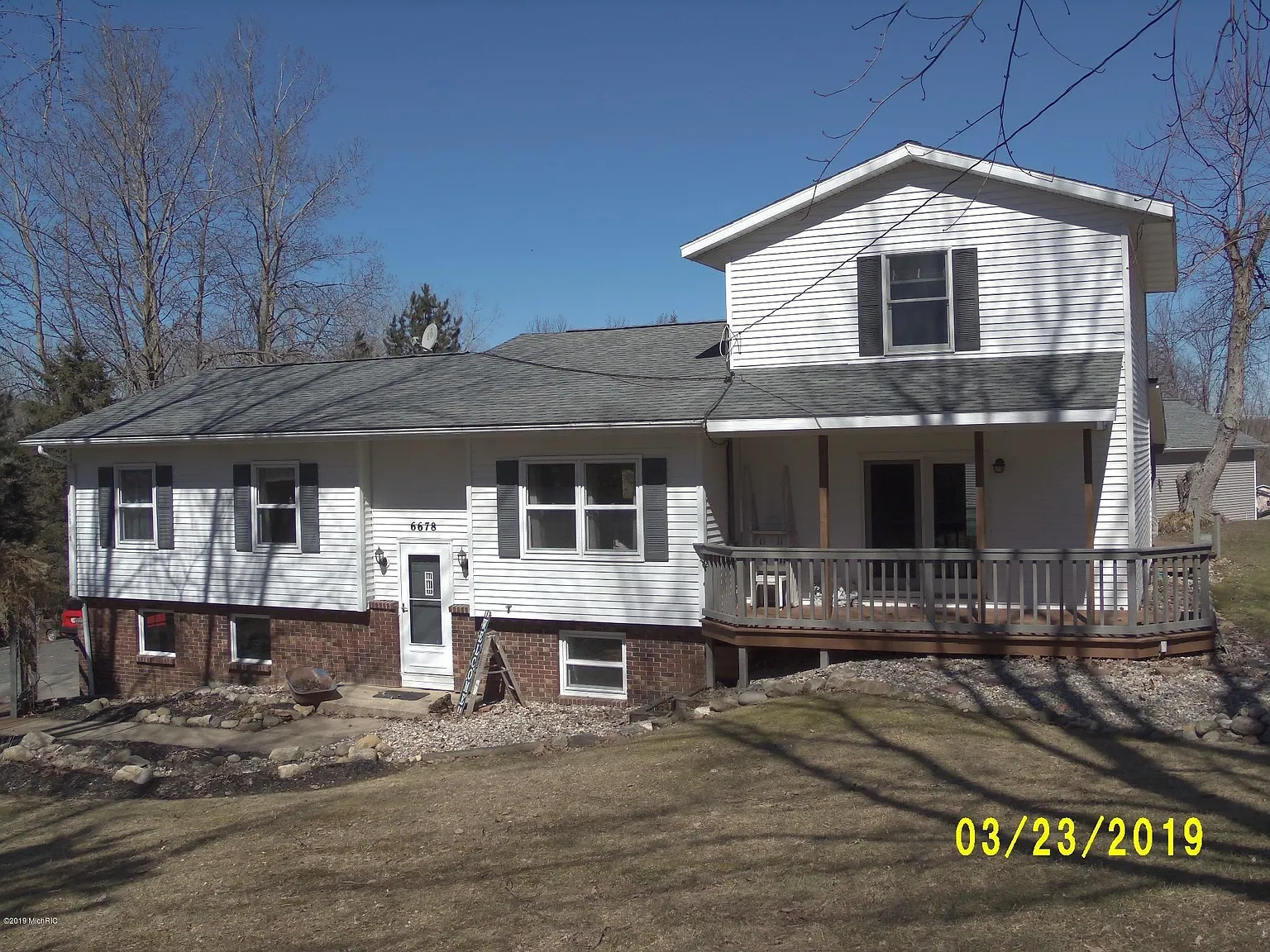 6678 Guernsey Lake Rd photo 1