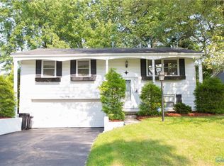 325 Cheswick Rd, Holland, OH 43528