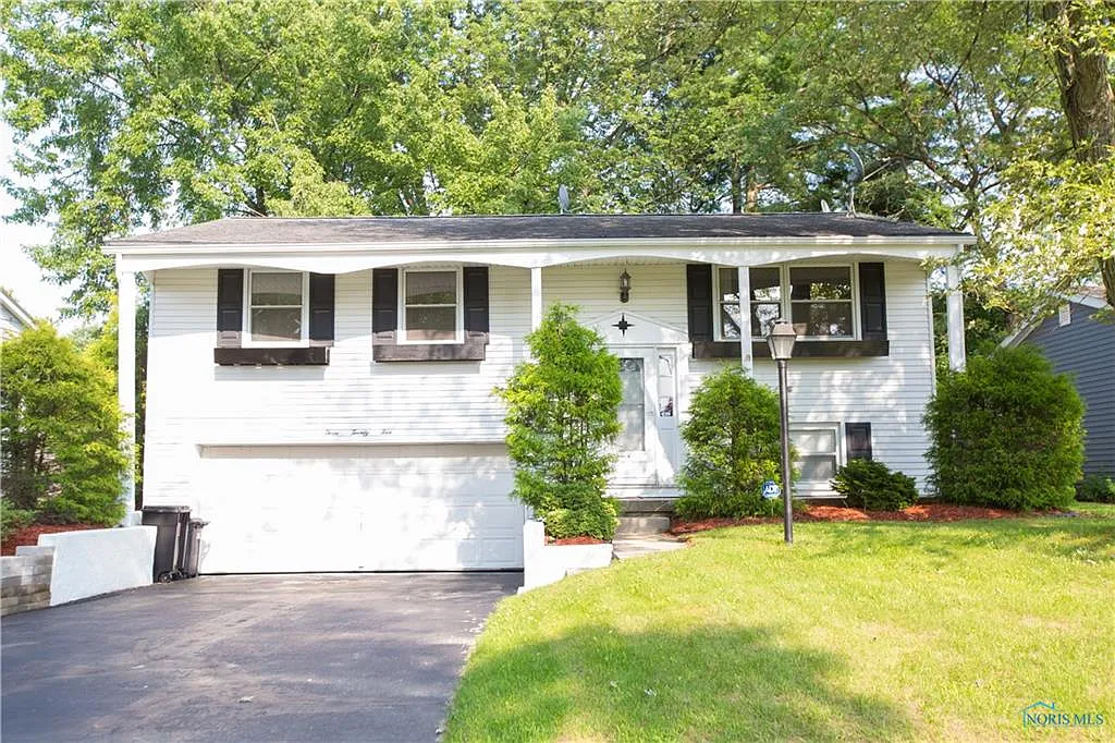 325 Cheswick Rd photo 1