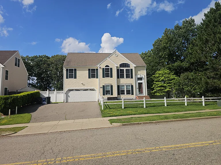 202 Falls Blvd — Photo 41