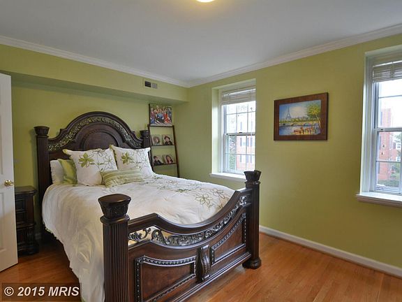 2nd image of 2879 S Buchanan St APT B1