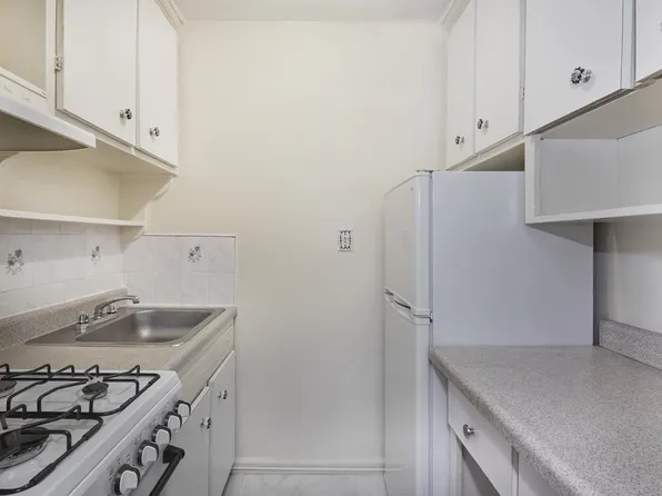 3420 Avenue H image 6 of 9