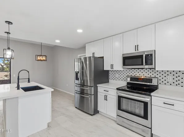 16817 N MEADOW PARK Drive, Sun City, AZ 85351