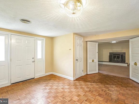 4th image of 1856 Terrace Dr