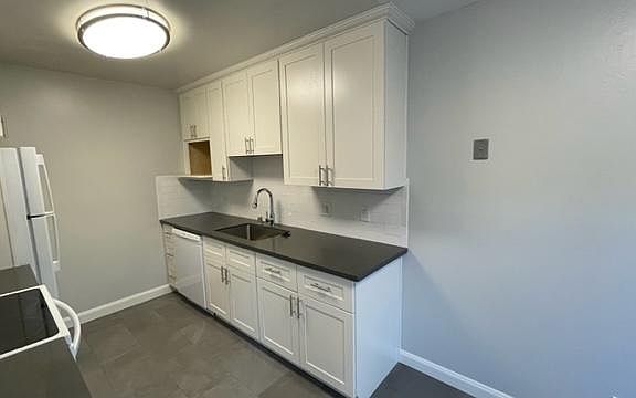 4th image of 1115 Village Dr #3