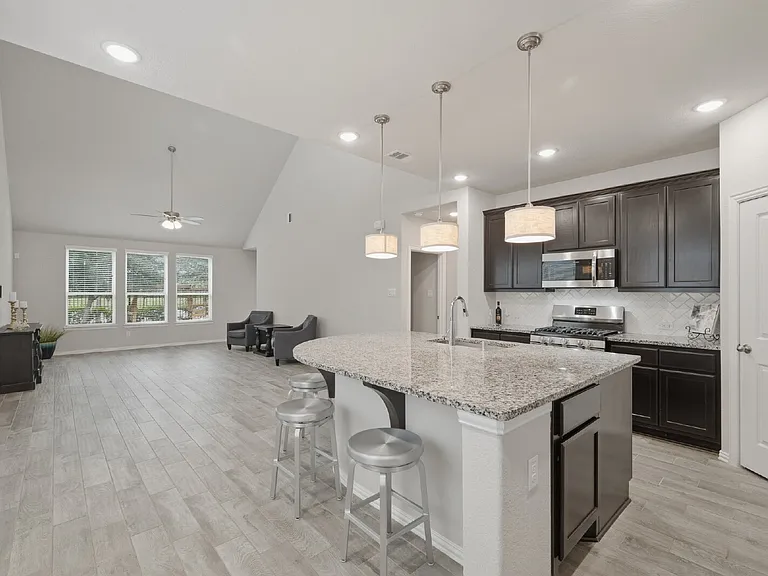 10602 Wagner St — Photo 4