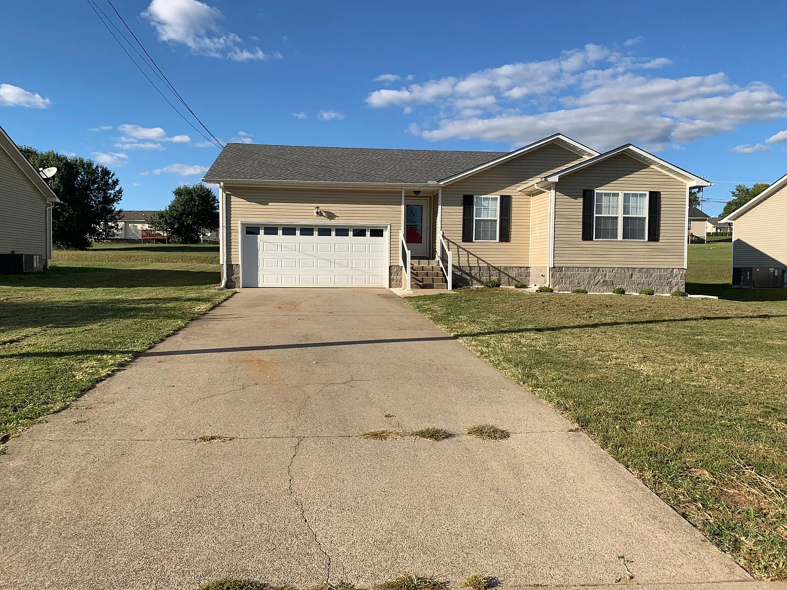 3 bed, 1158 sqft, $1,600 — Photo 2
