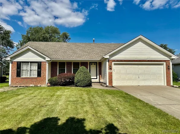 12 Riemers Ave, Lancaster, NY 14086