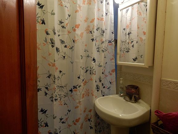 5th image of 201 W 83rd St APT 1C