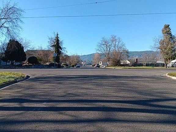 5th image of 312 Maple St