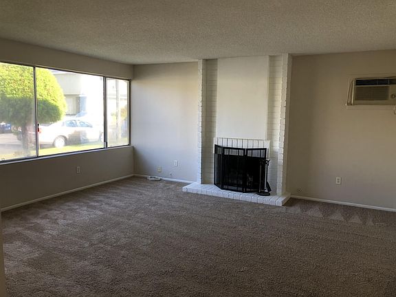 4th image of 1420 Eastpark Dr #1
