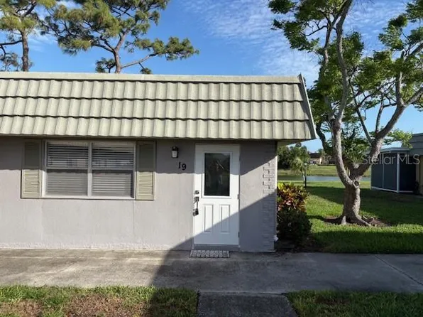 201 Kings Blvd APT 19, Sun City Center, FL 33573