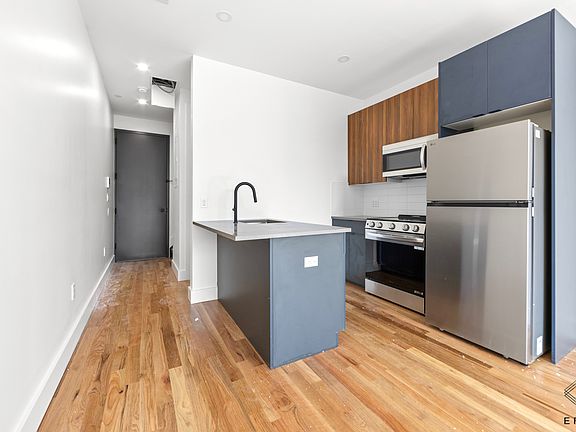 2nd image of 271 E 28th St #2C