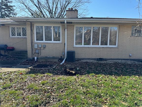 4th image of 16465 Dobson Ave
