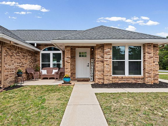4th image of 943 Ridgewood Way