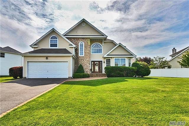 1st image of 4 Clover Meadow Ct