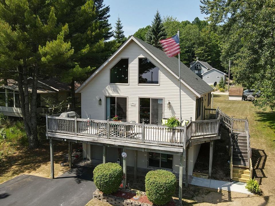 12174 SW Torch Lake Dr, Rapid City, MI 49676 MLS 1914316 Zillow