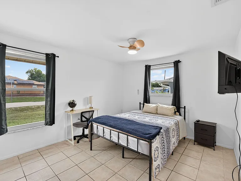 1057 Tropical Ave NW — Photo 30