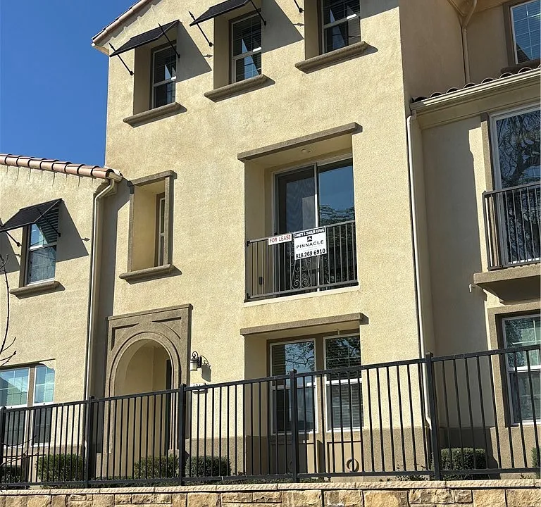 421 Camino Ruiz
