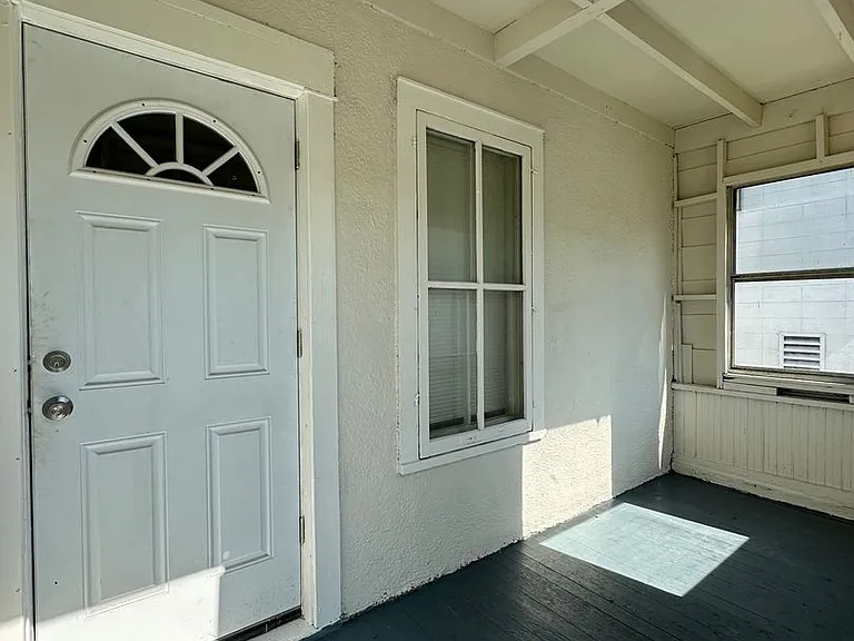 113 S Monroe Ave — Photo 12