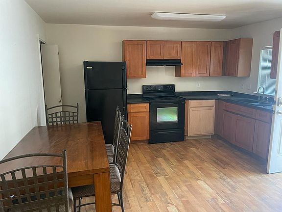 3rd image of 610 Butcher St #F