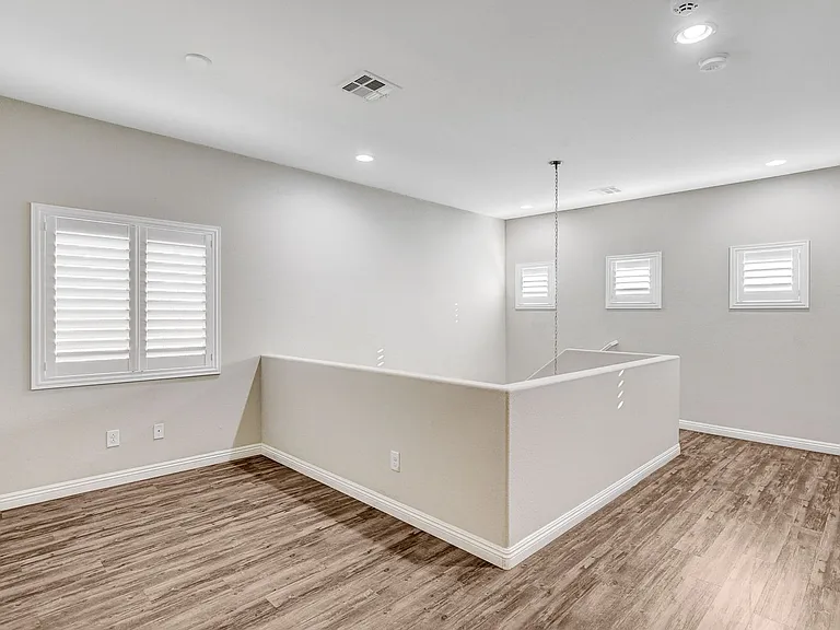 9634 Volk Ave — Photo 32
