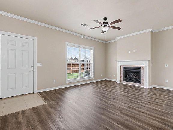 4th image of 604 Tuscany Cir