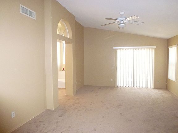 3rd image of 5920 E Juniper Ave