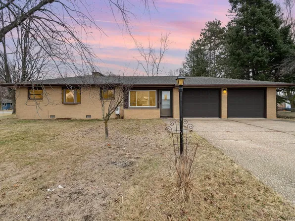 411 W 3rd St, Gladwin, MI 48624