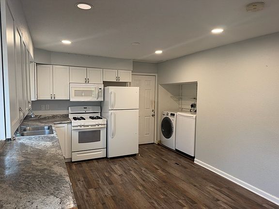5th image of 205 Philip St