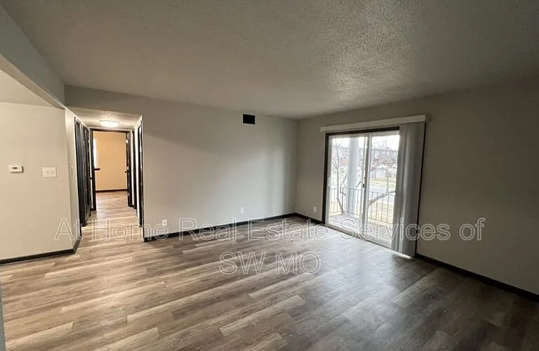 1242 E Cherry St #204 — Photo 3