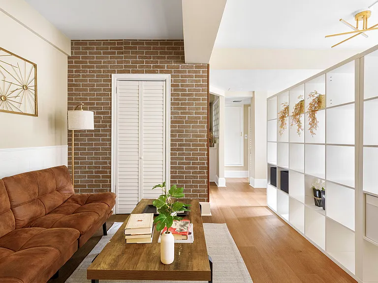 987 Memorial Dr #G73 — Photo 2
