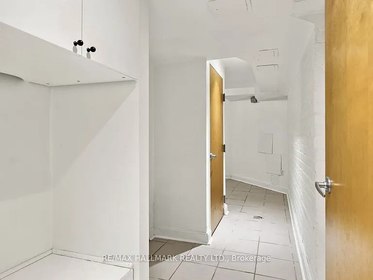 321 Palmerston Blvd #A — Photo 10
