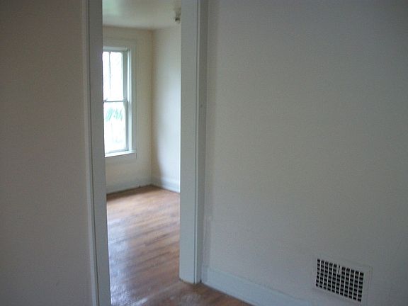 2nd image of 1365 Loretta Ave