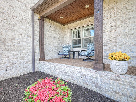 2nd image of 700 Stonecrest Dr