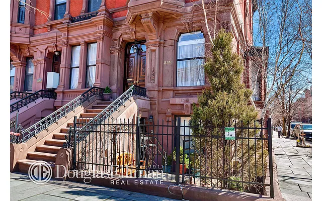 Rented by Douglas Elliman | media 35