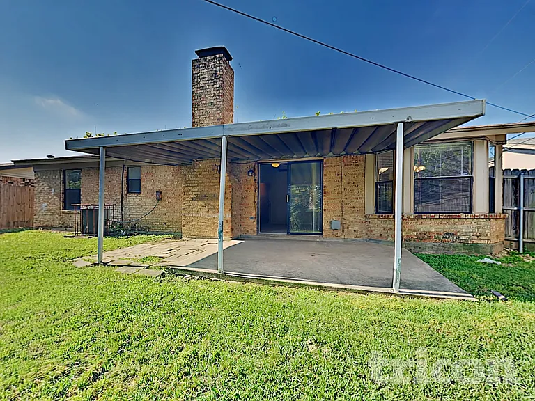 6321 Macarthur Dr — Photo 16