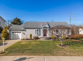 202 W Vineyard Ct, Cape May, NJ 08204