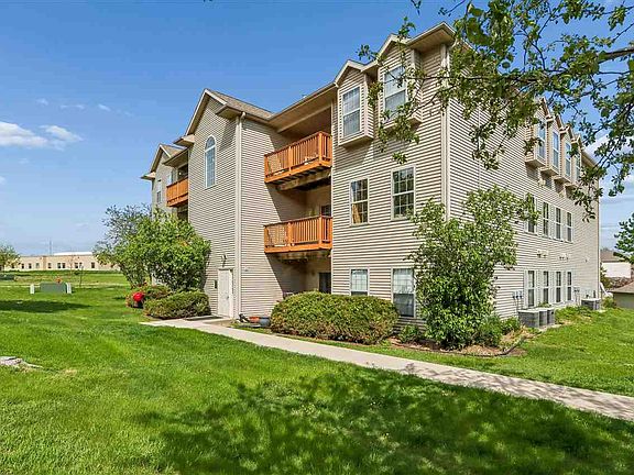 5th image of 2892 Coral Ct APT 204